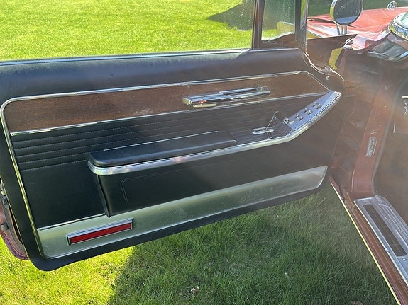 Chrysler Imperial 11 of 16