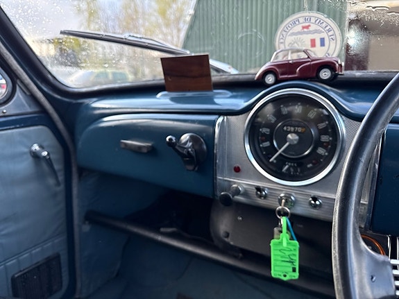 Morris Minor 19 of 20