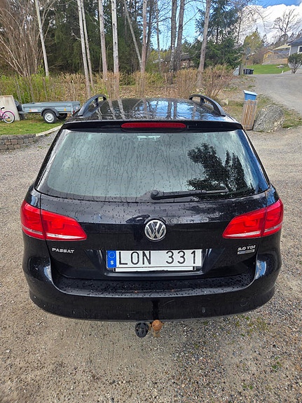 Volkswagen Passat 2 of 5