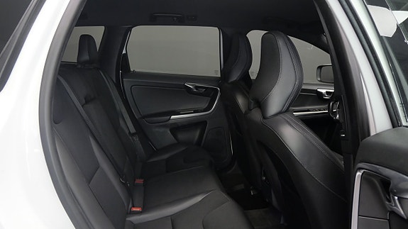 Volvo XC60 17 of 26