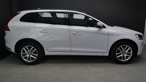 Volvo XC60 4 of 5