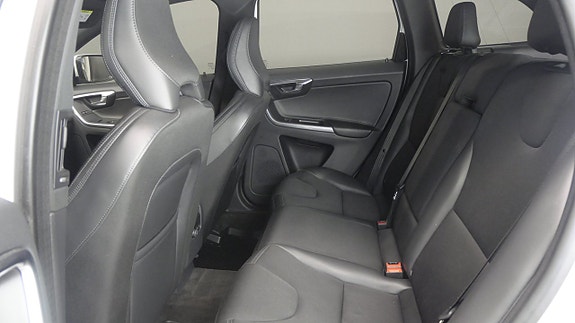 Volvo XC60 14 of 26