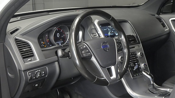Volvo XC60 13 of 26