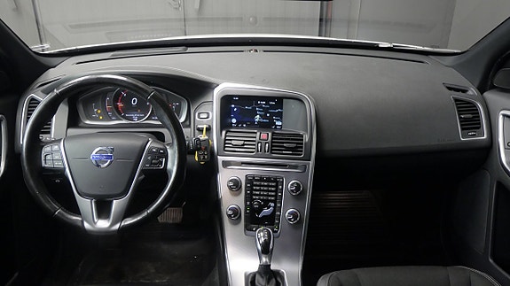 Volvo XC60 3 of 5