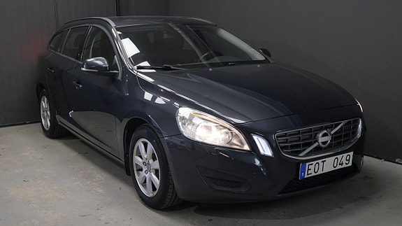 Volvo V60 2 of 5