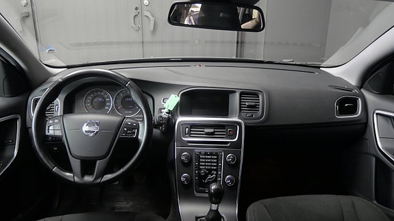 Volvo V60 3 of 5