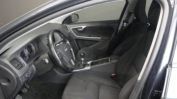 Volvo V60 11 of 20