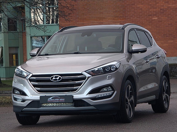 Hyundai Tucson 2 of 5