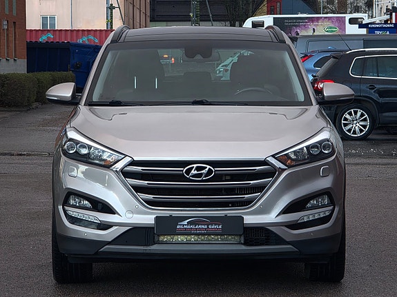 Hyundai Tucson 3 of 5