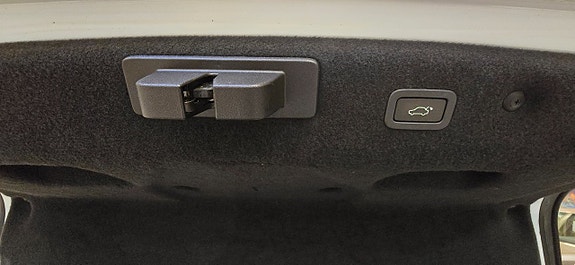 Jaguar XF 22 of 26
