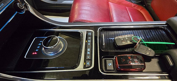 Jaguar XF 12 of 26