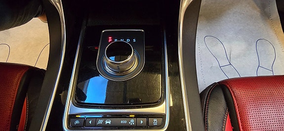 Jaguar XF 19 of 26