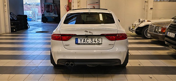 Jaguar XF 8 of 26