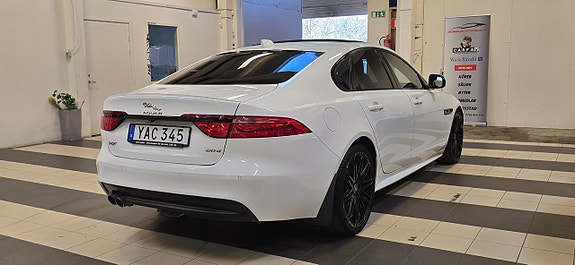 Jaguar XF 10 of 26