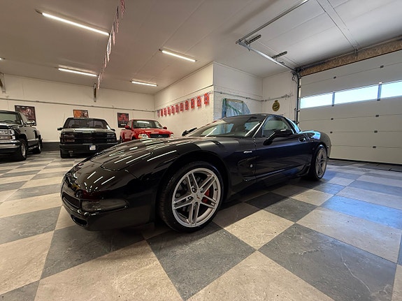 Chevrolet Corvette 18 of 22