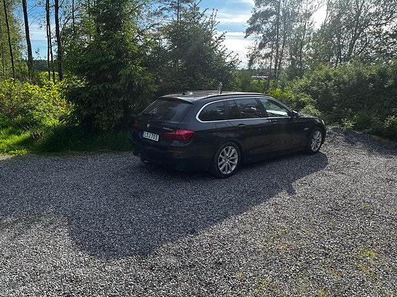 BMW 520d 2 of 4