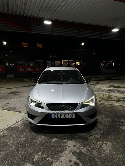 Seat Leon 2 of 5