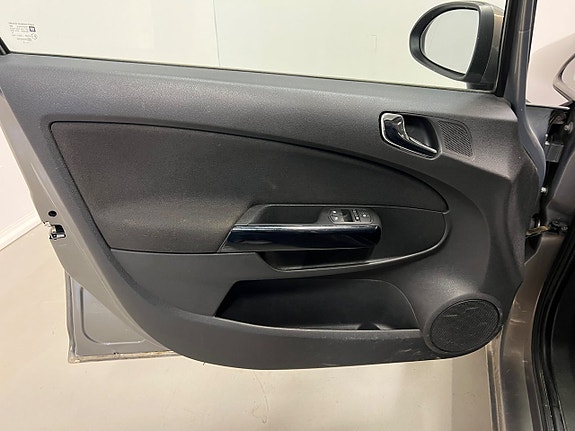 Opel Corsa 13 of 20