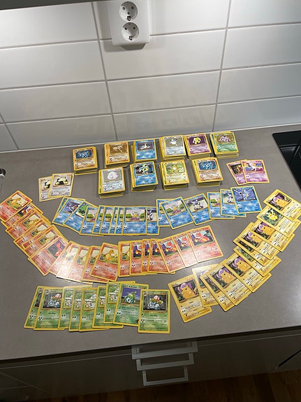 Samling med över 650st gamla pokemon kort