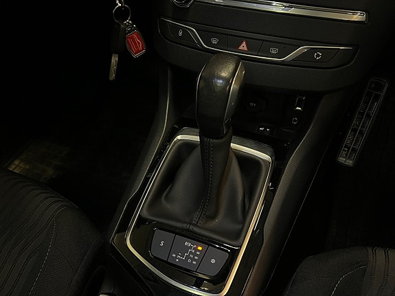Peugeot 308 17 of 22