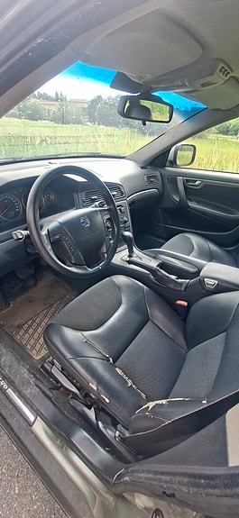 Volvo XC70 4 of 6