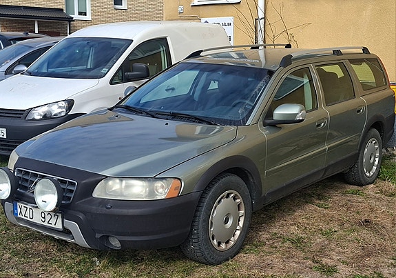 Volvo XC70 2 of 6