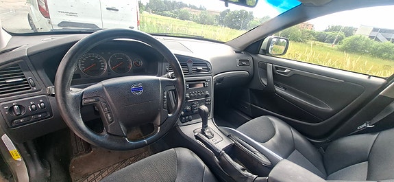 Volvo XC70 3 of 6