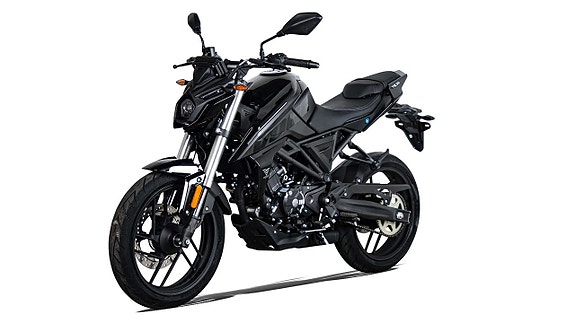 Voge R125 10 of 16