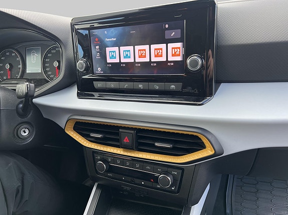 Seat Arona 18 of 23