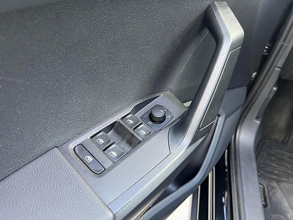 Seat Arona 21 of 23