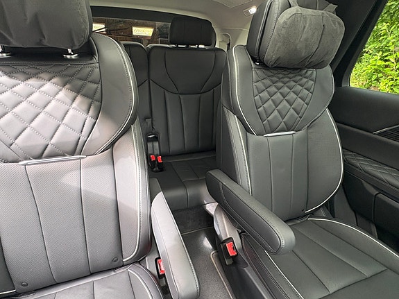 Hongqi E-HS9 26 of 30