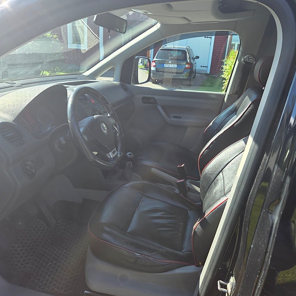 Volkswagen Caddy 4 of 4