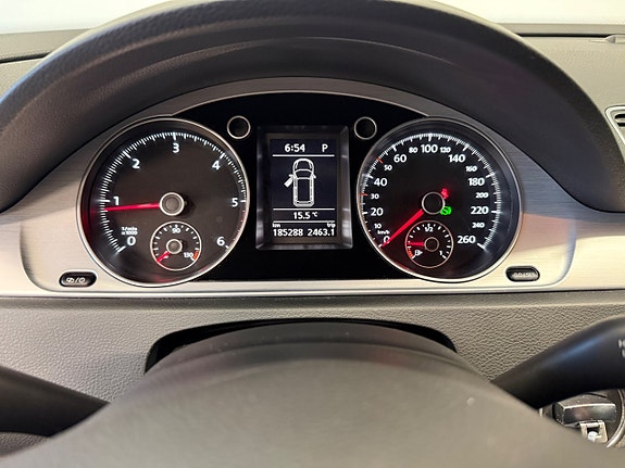 Volkswagen Passat Alltrack 9 of 13