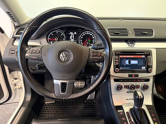 Volkswagen Passat Alltrack 13 of 13