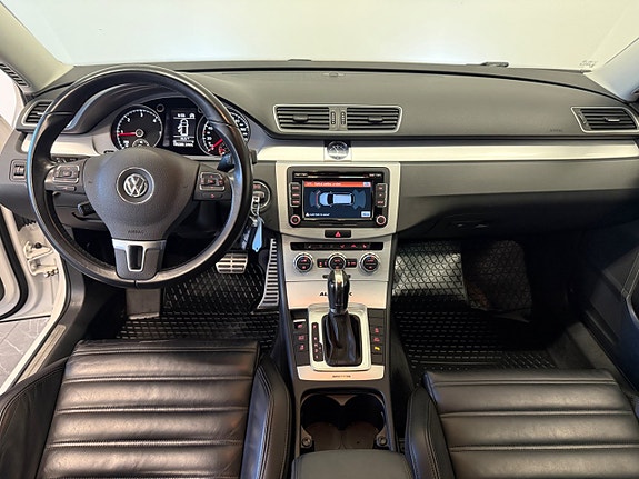 Volkswagen Passat Alltrack 12 of 13