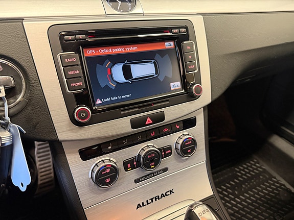 Volkswagen Passat Alltrack 10 of 13