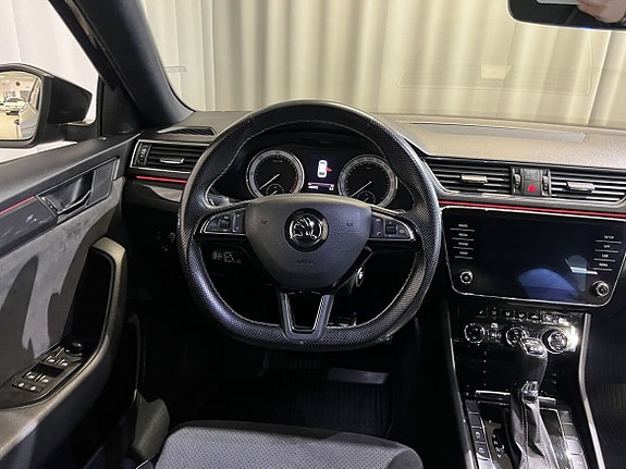 Skoda Superb 14 of 15