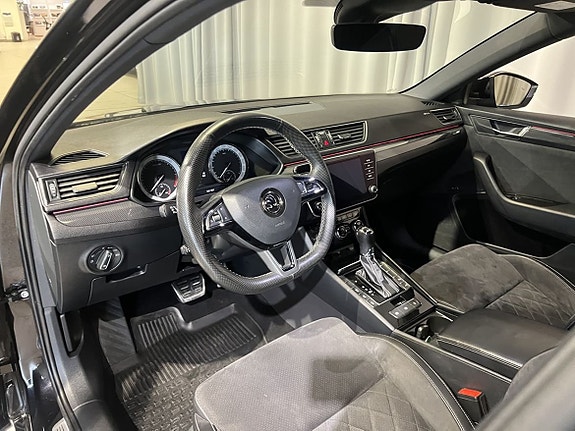 Skoda Superb 11 of 15