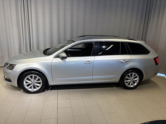 Skoda Octavia 2 of 5