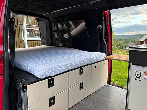 Volkswagen Caravelle 3 of 10