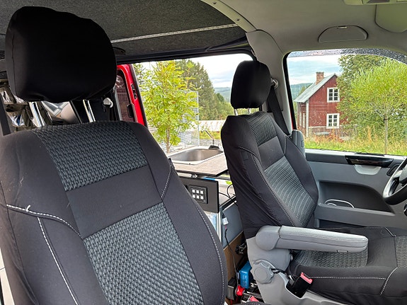 Volkswagen Caravelle 4 of 10