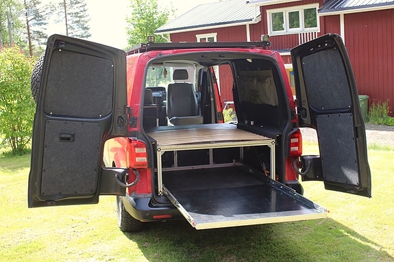 Volkswagen Caravelle 2 of 10