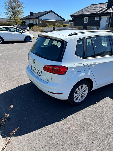 Volkswagen Golf Sportsvan 4 of 5