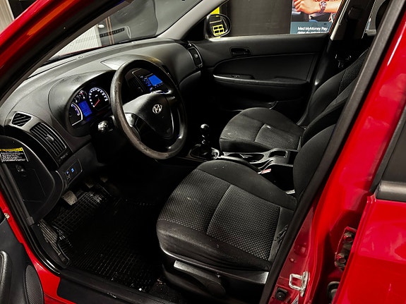 Hyundai i30 8 of 14