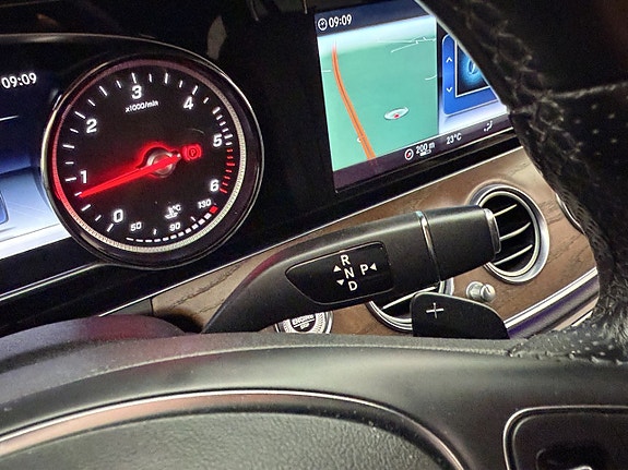 Mercedes-Benz E220 20 of 30
