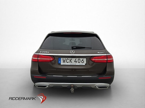 Mercedes-Benz E220 7 of 30