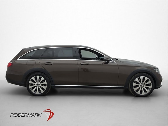 Mercedes-Benz E220 5 of 5