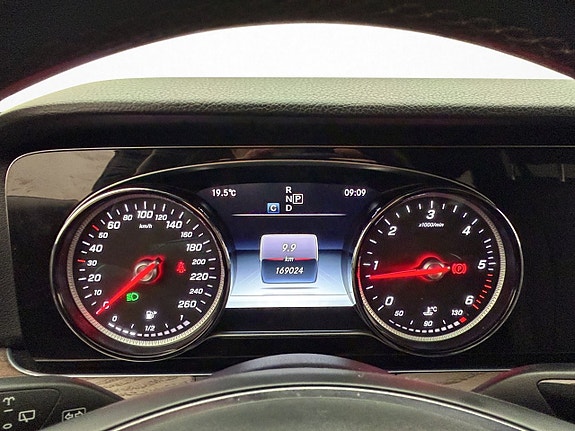 Mercedes-Benz E220 18 of 30