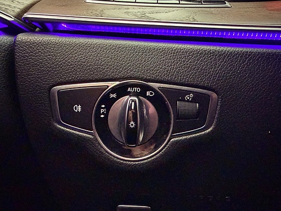 Mercedes-Benz E220 15 of 30