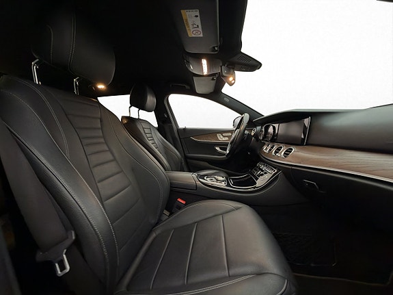 Mercedes-Benz E220 28 of 30